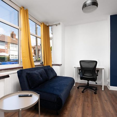 Comfy 3Br Home - Pool Table - Games - Sleeps 8 Manchester Buitenkant foto
