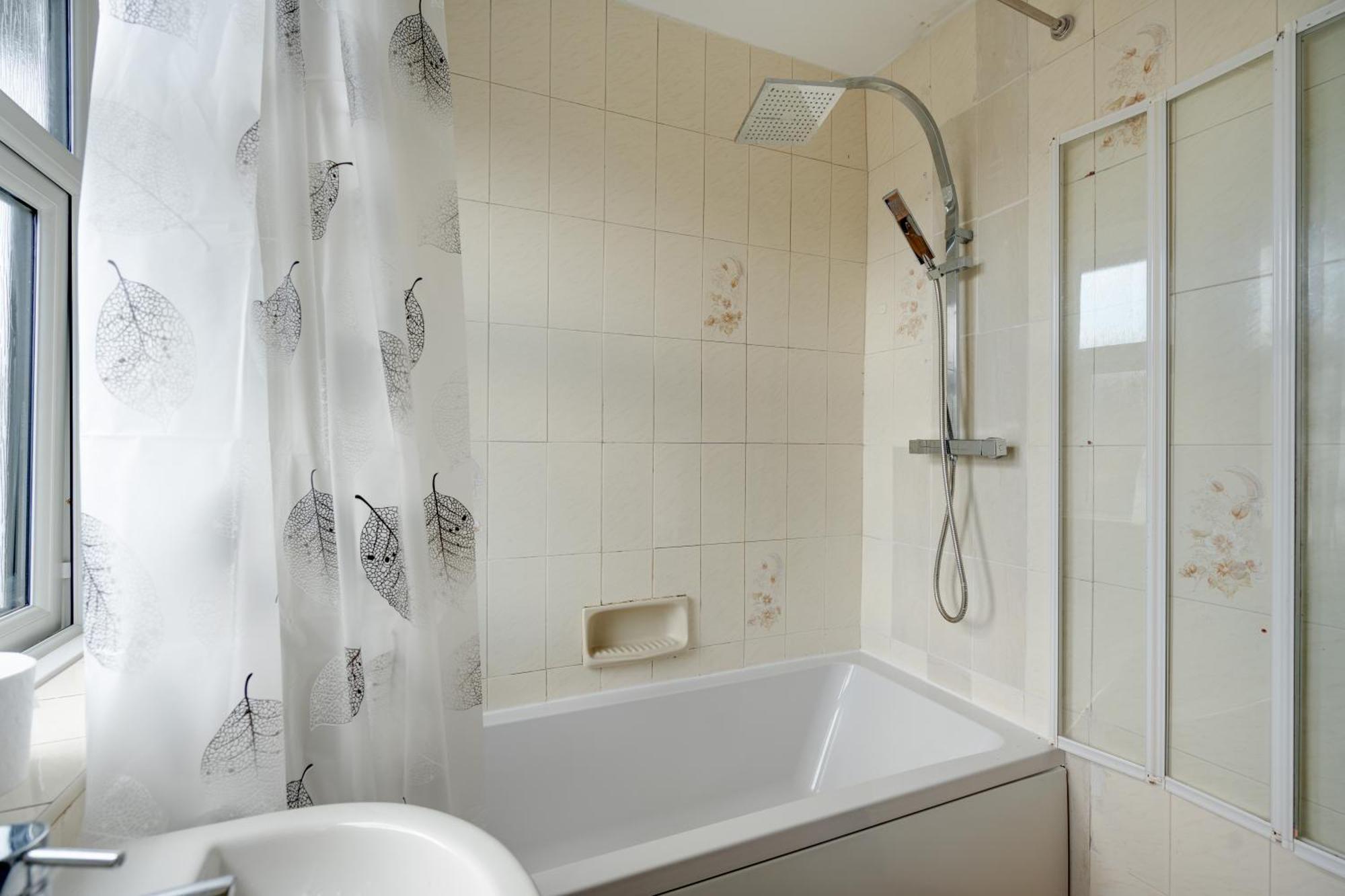 Comfy 3Br Home - Pool Table - Games - Sleeps 8 Manchester Buitenkant foto