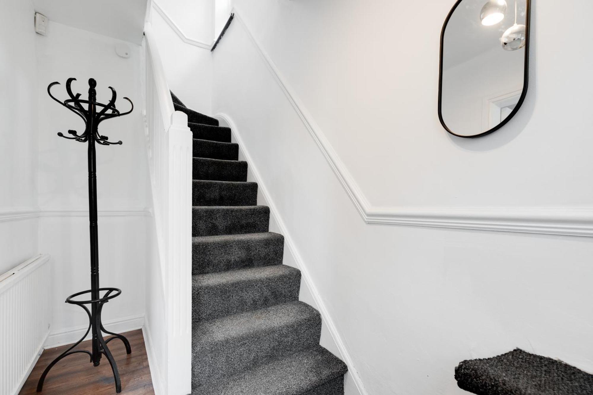 Comfy 3Br Home - Pool Table - Games - Sleeps 8 Manchester Buitenkant foto