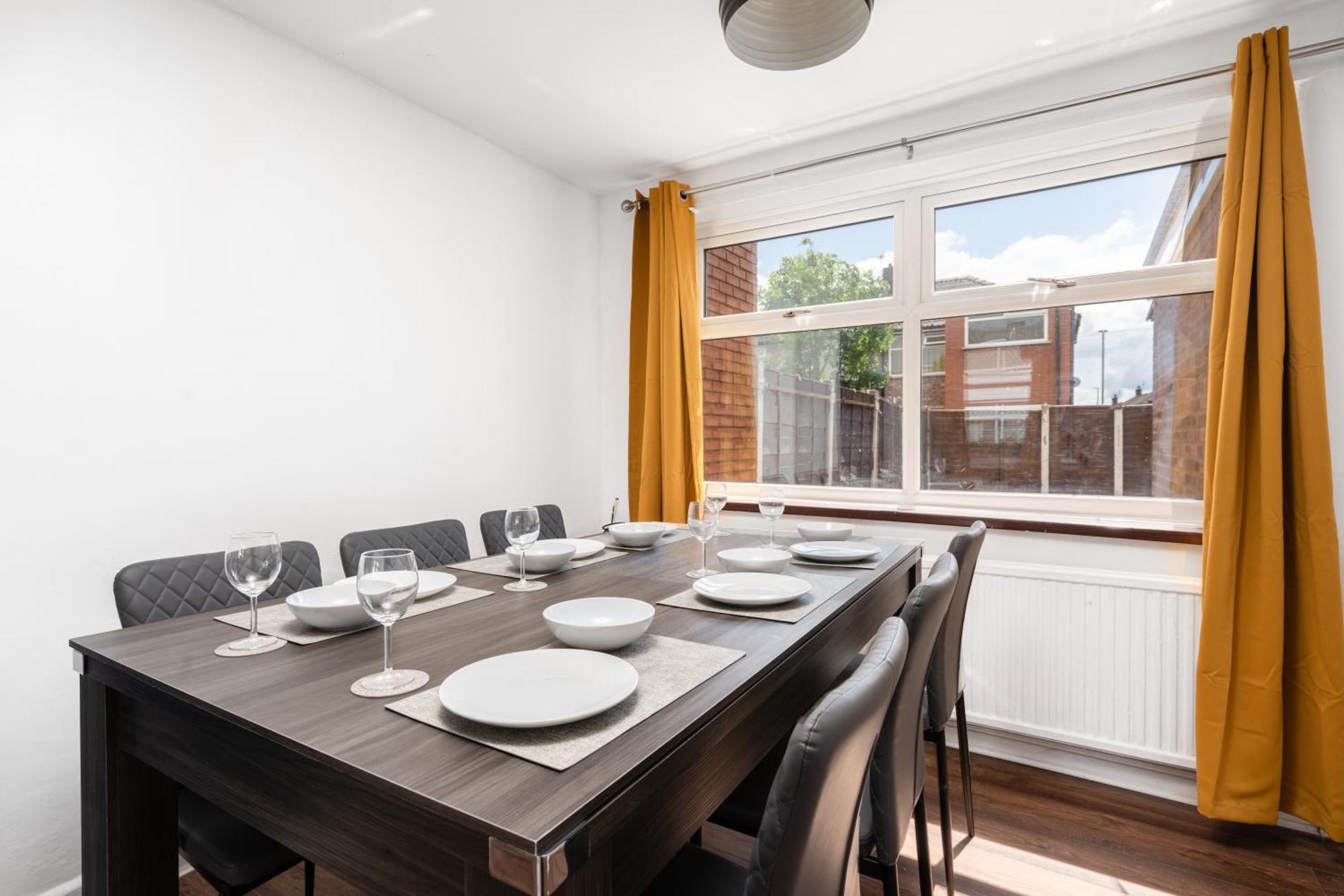 Comfy 3Br Home - Pool Table - Games - Sleeps 8 Manchester Buitenkant foto