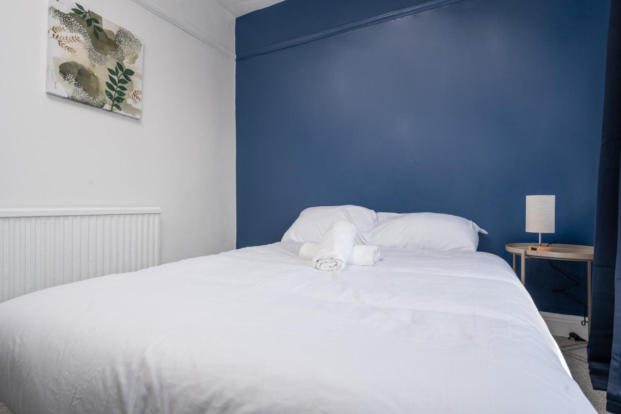 Comfy 3Br Home - Pool Table - Games - Sleeps 8 Manchester Buitenkant foto