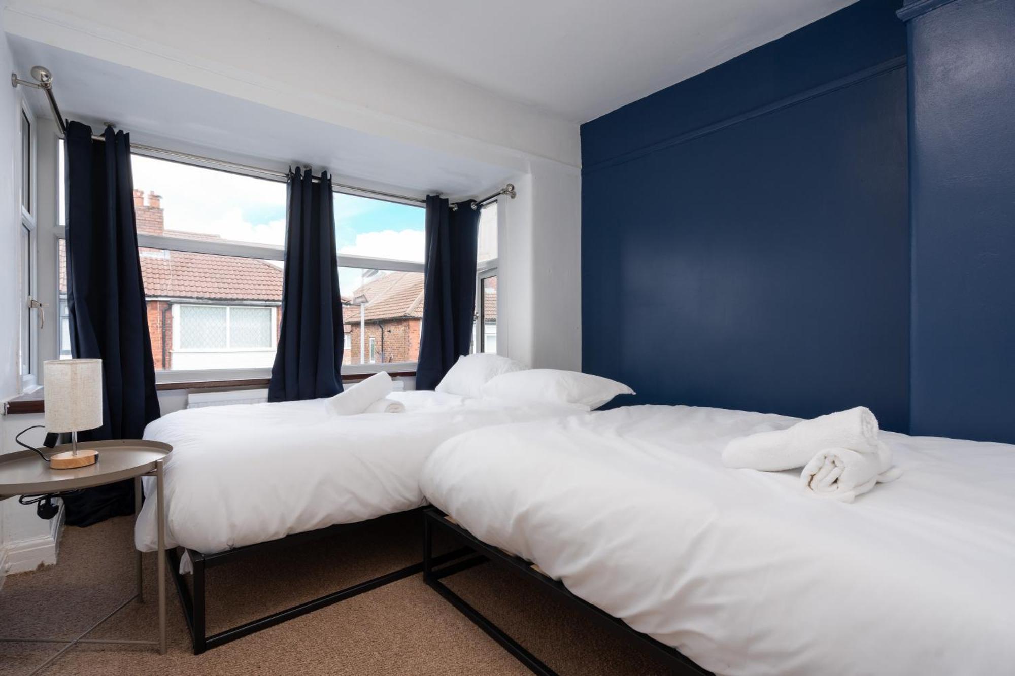 Comfy 3Br Home - Pool Table - Games - Sleeps 8 Manchester Buitenkant foto