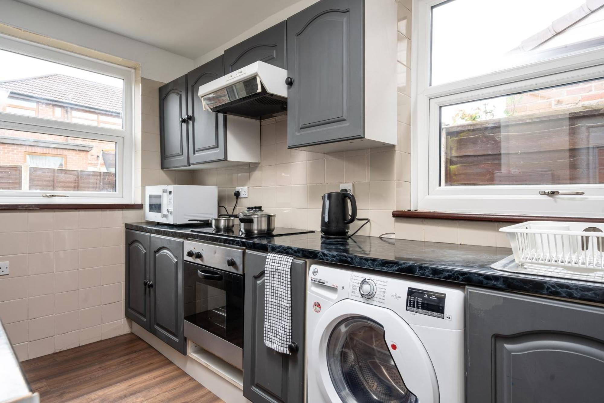 Comfy 3Br Home - Pool Table - Games - Sleeps 8 Manchester Buitenkant foto